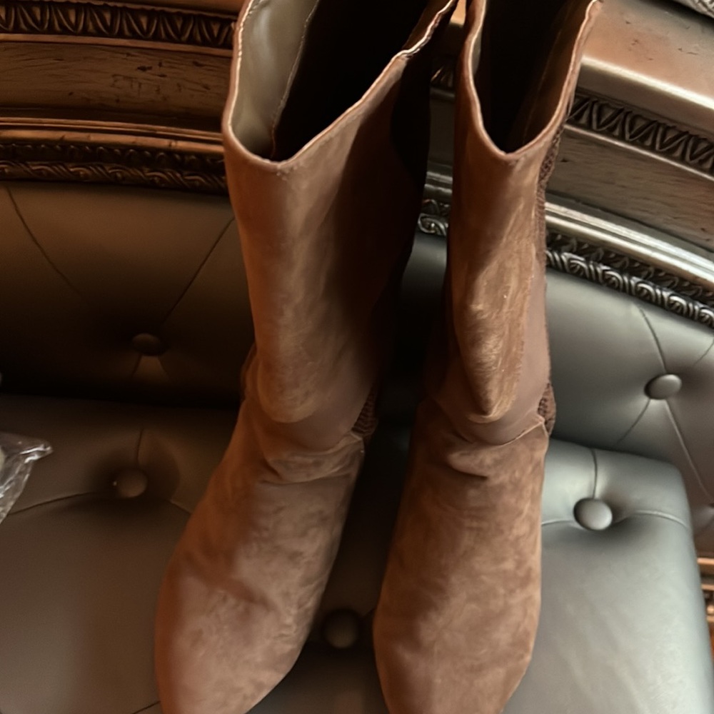 Boots - Picture 2 of 4